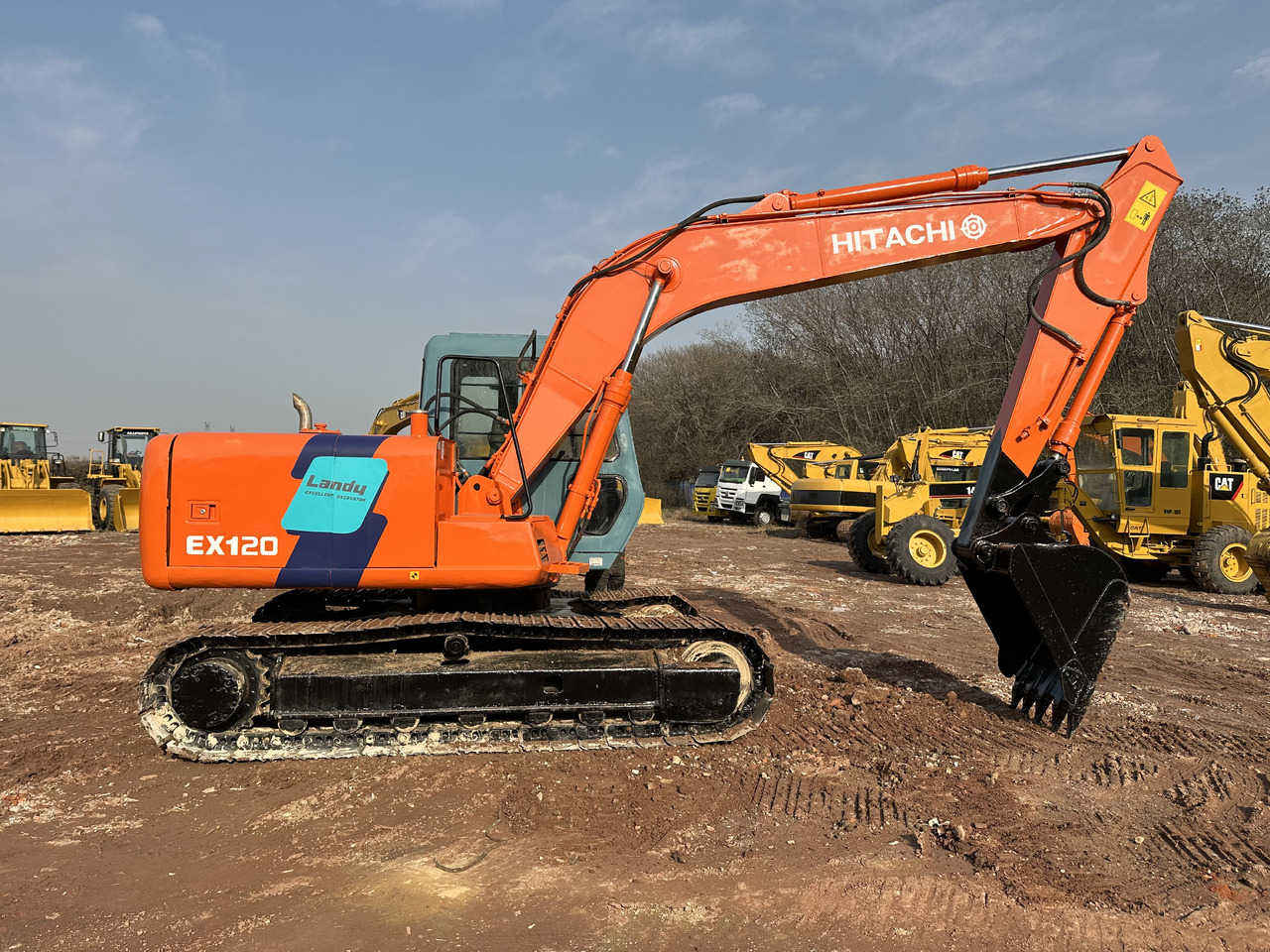 HITACHI EX120-3 - Telakaivukone: kuva HITACHI EX120-3 - Telakaivukone HITACHI EX120-3 - Telakaivukone: kuva HITACHI EX120-3 - Telakaivukone