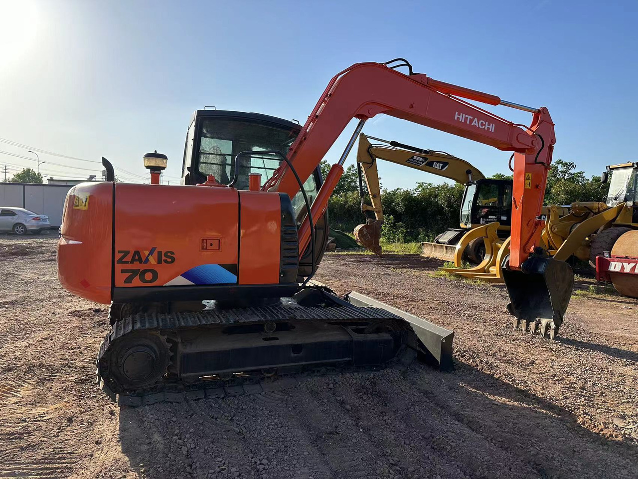 HITACHI ZAXIS ZX70 - Minikuormaaja: kuva HITACHI ZAXIS ZX70 - Minikuormaaja HITACHI ZAXIS ZX70 - Minikuormaaja: kuva HITACHI ZAXIS ZX70 - Minikuormaaja