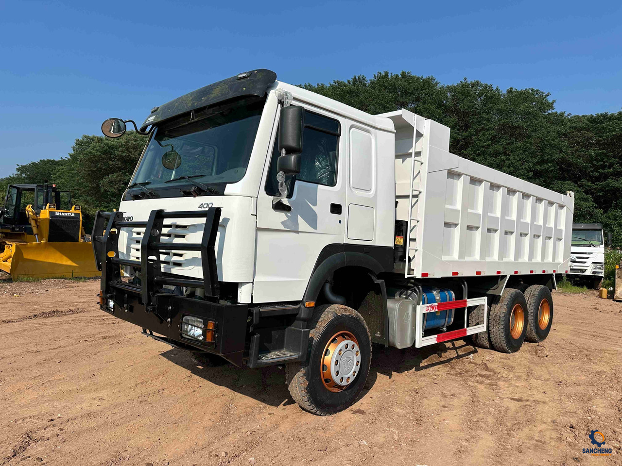 HOWO 400HP - Kippiauto kuorma-auto: kuva HOWO 400HP - Kippiauto kuorma-auto HOWO 400HP - Kippiauto kuorma-auto: kuva HOWO 400HP - Kippiauto kuorma-auto