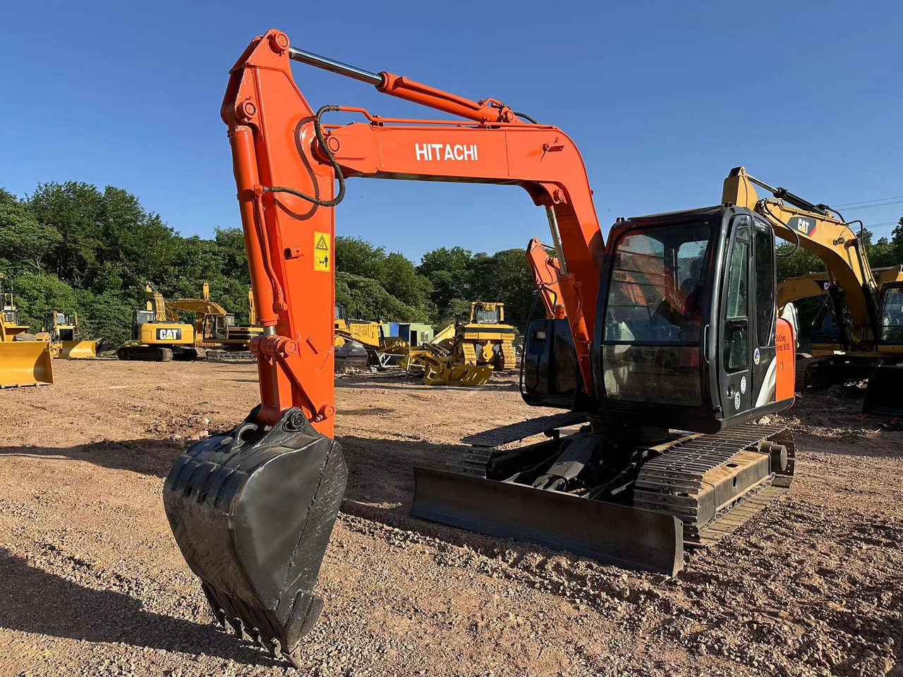 Hitachi ZX70 mini excavator - Minikuormaaja: kuva Hitachi ZX70 mini excavator - Minikuormaaja Hitachi ZX70 mini excavator - Minikuormaaja: kuva Hitachi ZX70 mini excavator - Minikuormaaja