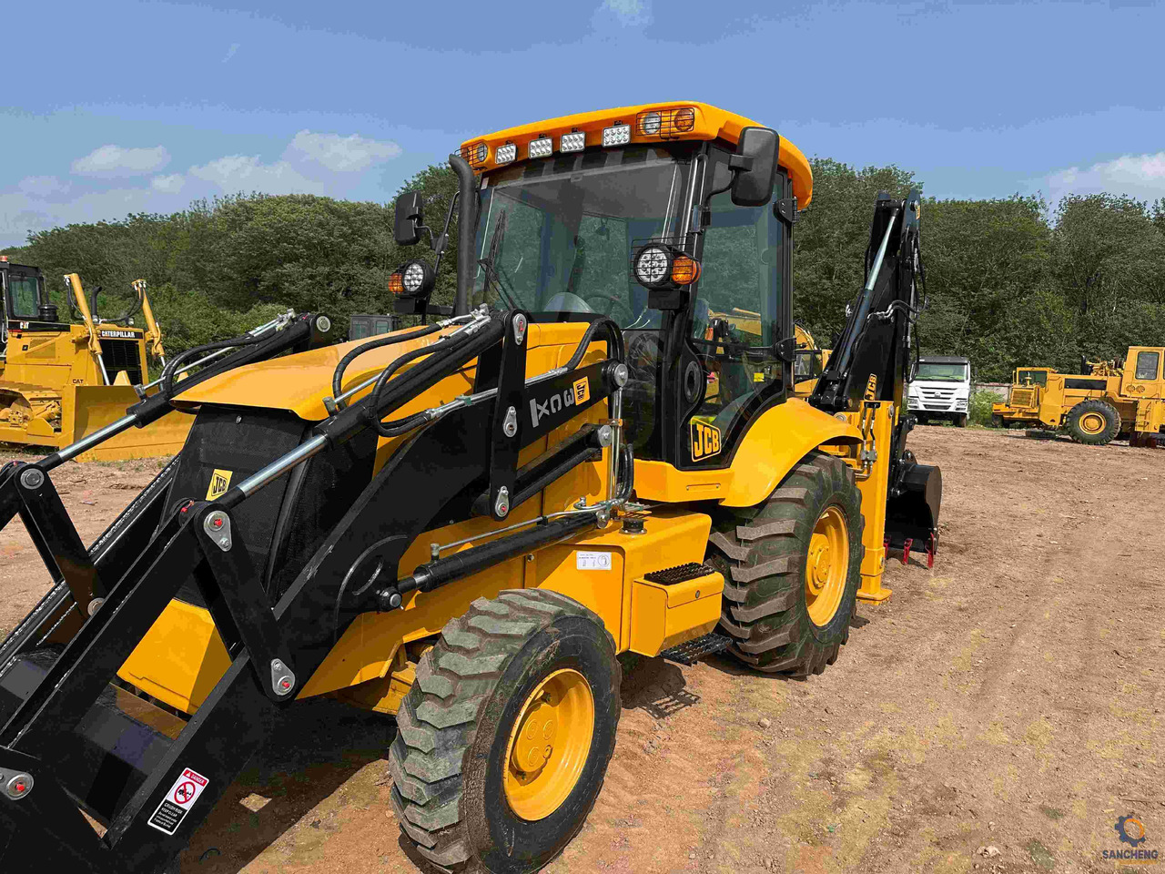 JCB 3CX - Kaivuri-trukki: kuva JCB 3CX - Kaivuri-trukki JCB 3CX - Kaivuri-trukki: kuva JCB 3CX - Kaivuri-trukki