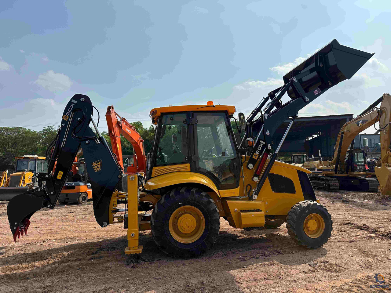 JCB 3CX - Kaivuri-trukki: kuva JCB 3CX - Kaivuri-trukki JCB 3CX - Kaivuri-trukki: kuva JCB 3CX - Kaivuri-trukki