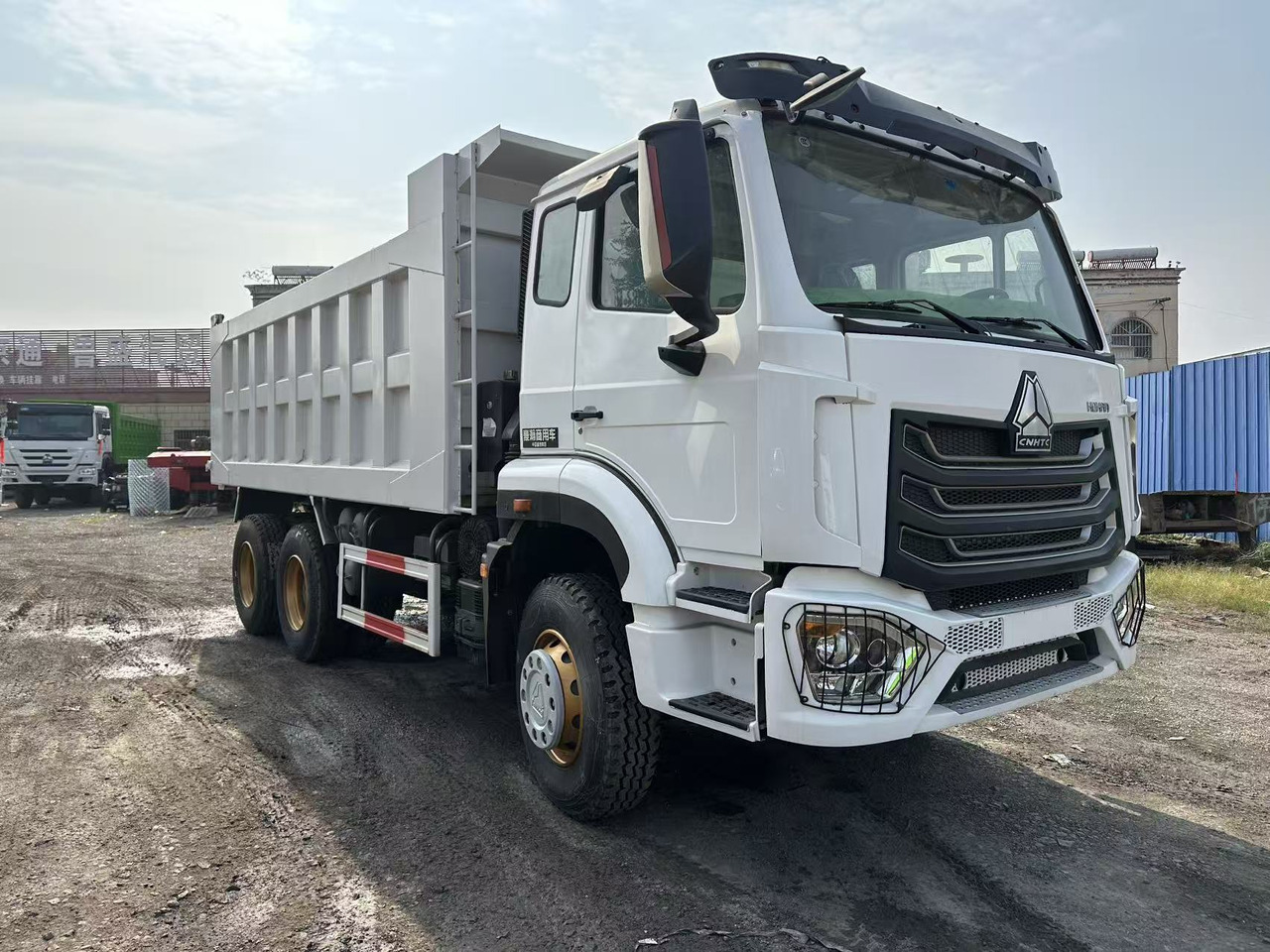 SINOTRUK HOHAN 400hp 6x4 tipper truck - Kippiauto kuorma-auto: kuva SINOTRUK HOHAN 400hp 6x4 tipper truck - Kippiauto kuorma-auto SINOTRUK HOHAN 400hp 6x4 tipper truck - Kippiauto kuorma-auto: kuva SINOTRUK HOHAN 400hp 6x4 tipper truck - Kippiauto kuorma-auto
