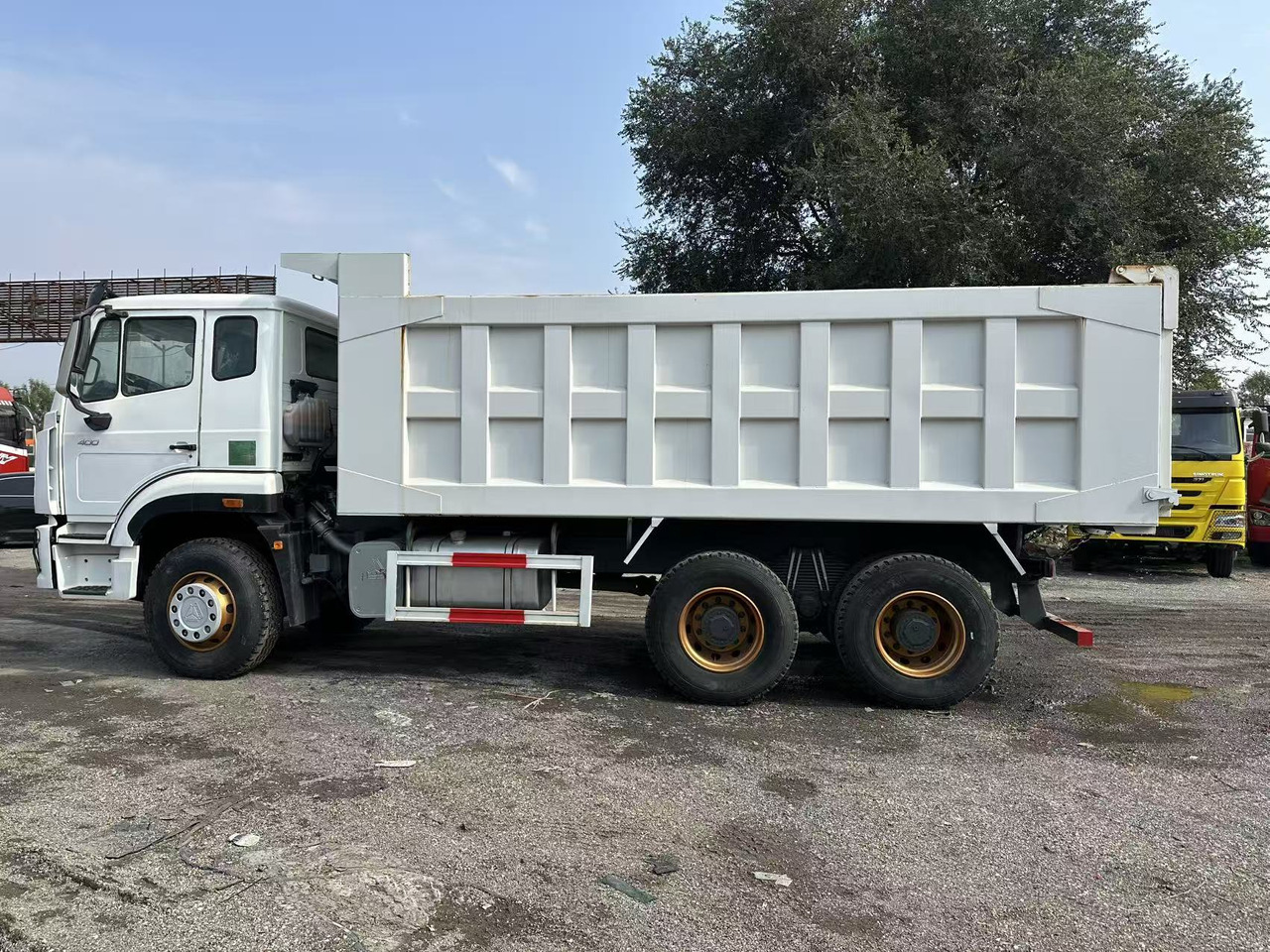 SINOTRUK HOHAN 400hp 6x4 tipper truck - Kippiauto kuorma-auto: kuva SINOTRUK HOHAN 400hp 6x4 tipper truck - Kippiauto kuorma-auto SINOTRUK HOHAN 400hp 6x4 tipper truck - Kippiauto kuorma-auto: kuva SINOTRUK HOHAN 400hp 6x4 tipper truck - Kippiauto kuorma-auto