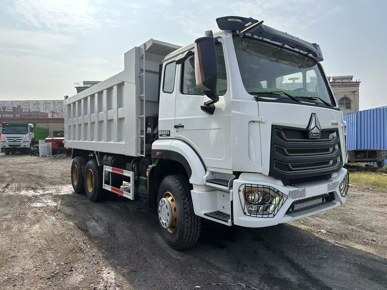 SINOTRUK HOHAN 400hp 6x4 tipper truck - Kippiauto kuorma-auto: kuva SINOTRUK HOHAN 400hp 6x4 tipper truck - Kippiauto kuorma-auto SINOTRUK HOHAN 400hp 6x4 tipper truck - Kippiauto kuorma-auto: kuva SINOTRUK HOHAN 400hp 6x4 tipper truck - Kippiauto kuorma-auto