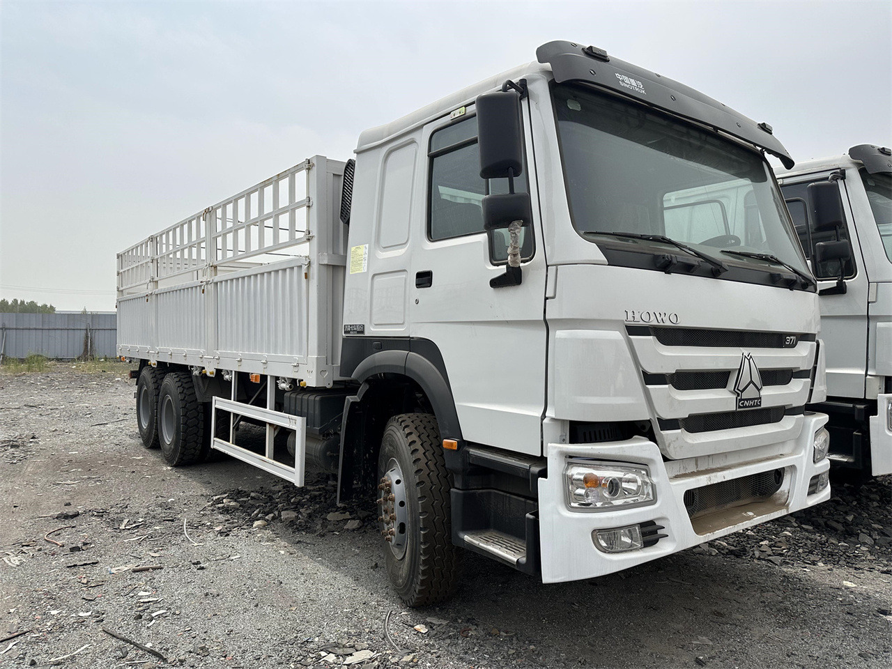 SINOTRUK HOWO 371 Cargo truck - Eläinten kuljetus kuorma-auto: kuva SINOTRUK HOWO 371 Cargo truck - Eläinten kuljetus kuorma-auto SINOTRUK HOWO 371 Cargo truck - Eläinten kuljetus kuorma-auto: kuva SINOTRUK HOWO 371 Cargo truck - Eläinten kuljetus kuorma-auto