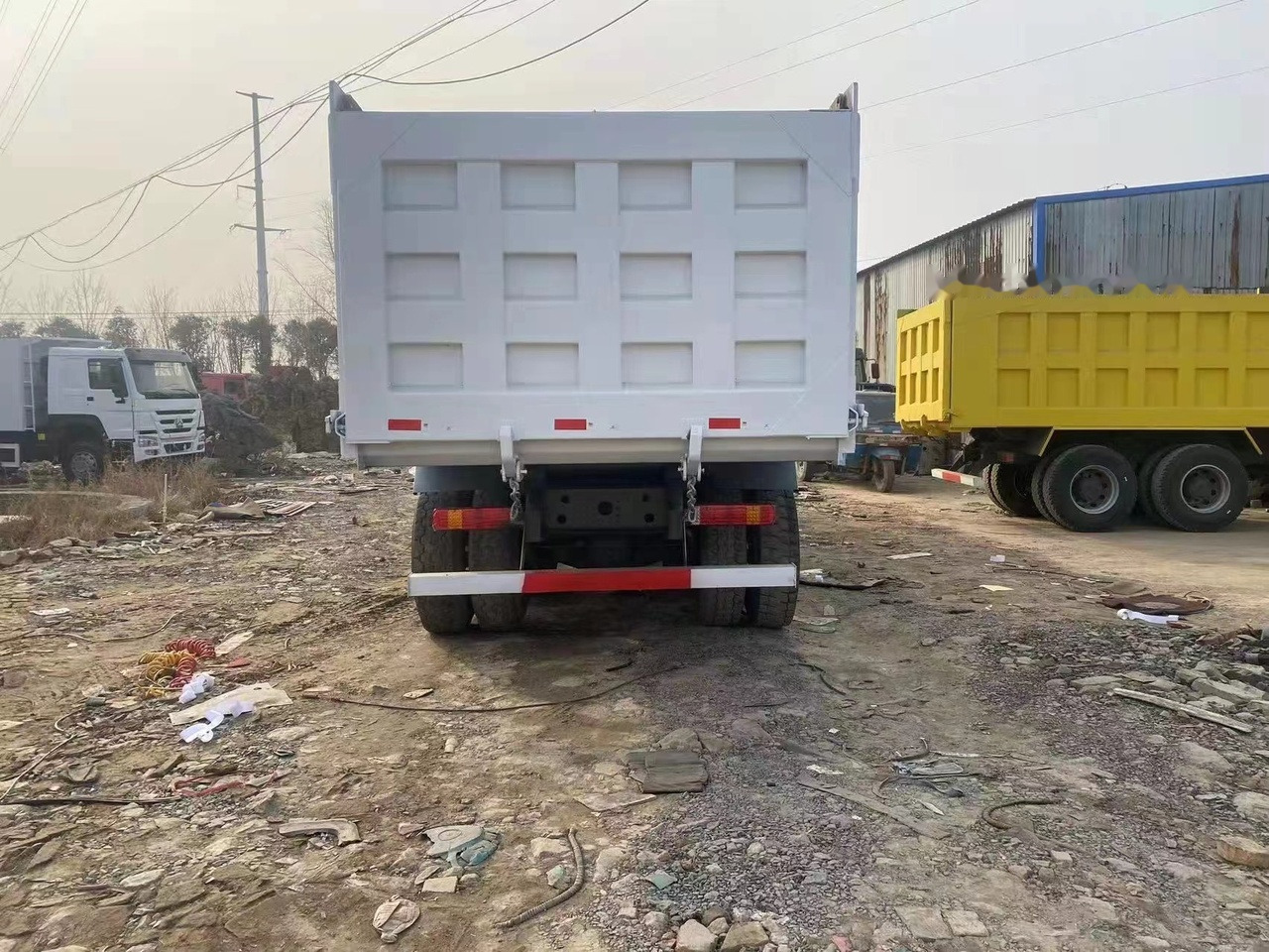 SINOTRUK HOWO 371 Tipper truck - Kippiauto kuorma-auto: kuva SINOTRUK HOWO 371 Tipper truck - Kippiauto kuorma-auto SINOTRUK HOWO 371 Tipper truck - Kippiauto kuorma-auto: kuva SINOTRUK HOWO 371 Tipper truck - Kippiauto kuorma-auto