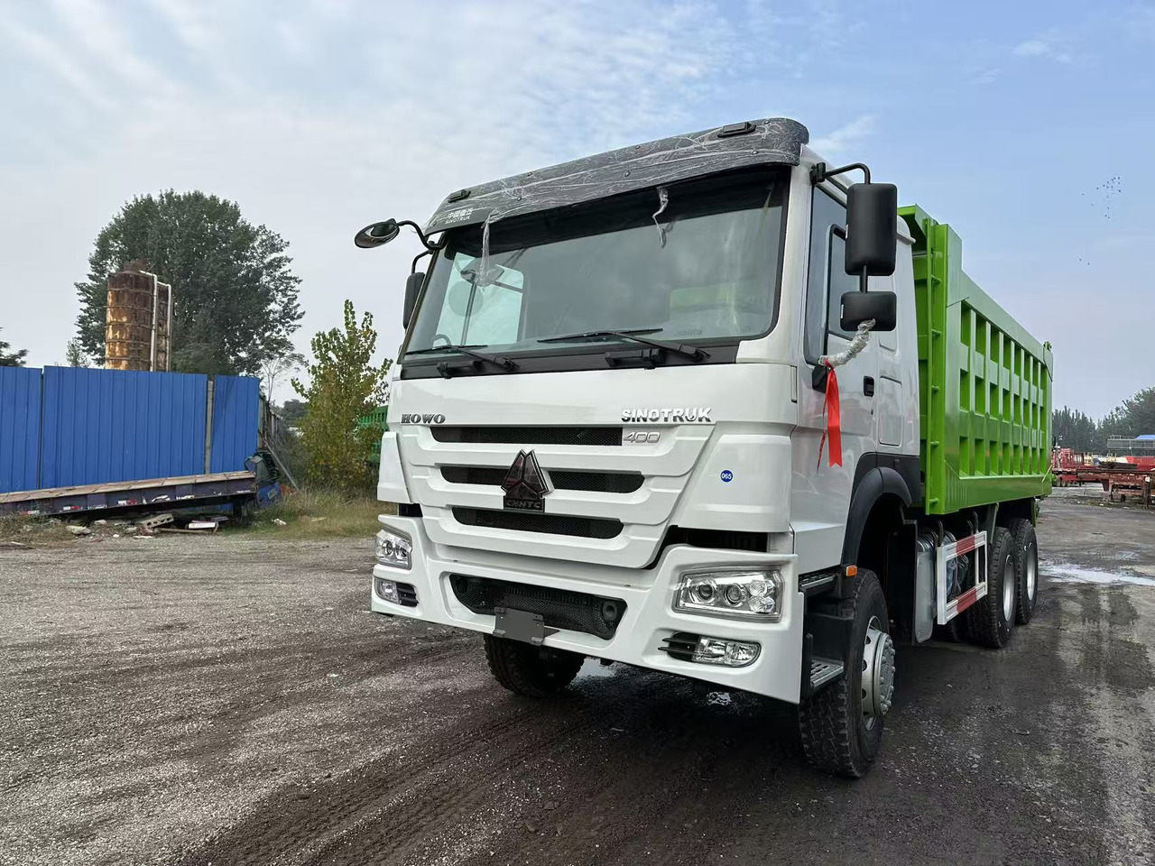 SINOTRUK HOWO 400HP 6X4 Tipper Truck - Kippiauto kuorma-auto: kuva SINOTRUK HOWO 400HP 6X4 Tipper Truck - Kippiauto kuorma-auto SINOTRUK HOWO 400HP 6X4 Tipper Truck - Kippiauto kuorma-auto: kuva SINOTRUK HOWO 400HP 6X4 Tipper Truck - Kippiauto kuorma-auto
