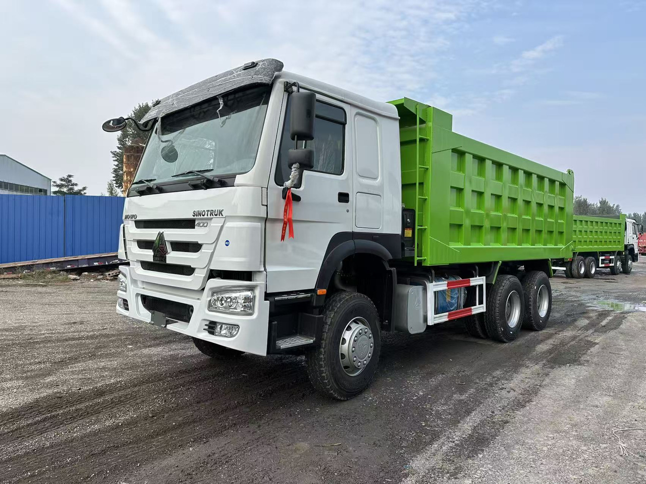 SINOTRUK HOWO 400HP 6X4 Tipper Truck - Kippiauto kuorma-auto: kuva SINOTRUK HOWO 400HP 6X4 Tipper Truck - Kippiauto kuorma-auto SINOTRUK HOWO 400HP 6X4 Tipper Truck - Kippiauto kuorma-auto: kuva SINOTRUK HOWO 400HP 6X4 Tipper Truck - Kippiauto kuorma-auto