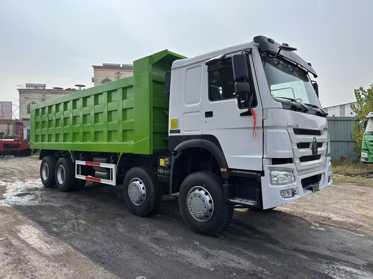 SINOTRUK HOWO 420HP 8X4 Tipper Truck - Kippiauto kuorma-auto: kuva SINOTRUK HOWO 420HP 8X4 Tipper Truck - Kippiauto kuorma-auto SINOTRUK HOWO 420HP 8X4 Tipper Truck - Kippiauto kuorma-auto: kuva SINOTRUK HOWO 420HP 8X4 Tipper Truck - Kippiauto kuorma-auto