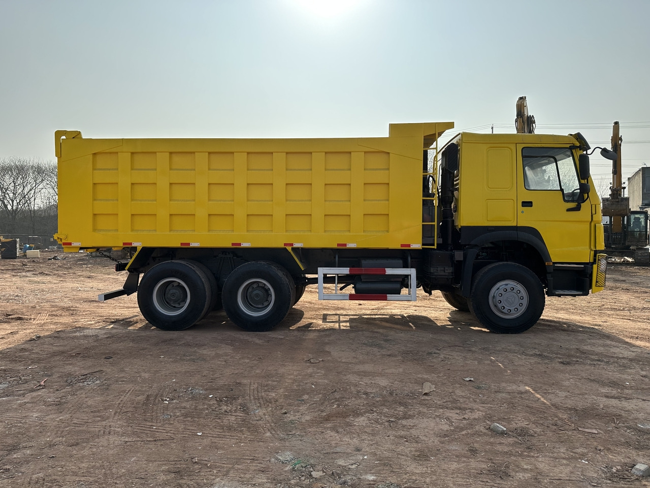 SINOTRUK Howo 6x4 Dump truck 371hp - Kippiauto kuorma-auto: kuva SINOTRUK Howo 6x4 Dump truck 371hp - Kippiauto kuorma-auto SINOTRUK Howo 6x4 Dump truck 371hp - Kippiauto kuorma-auto: kuva SINOTRUK Howo 6x4 Dump truck 371hp - Kippiauto kuorma-auto