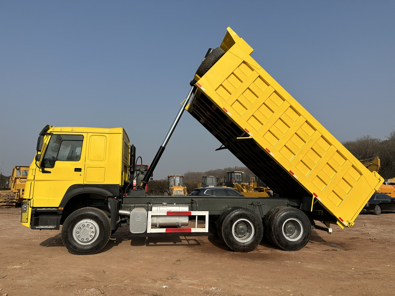 SINOTRUK Howo 6x4 Dump truck 371hp - Kippiauto kuorma-auto: kuva SINOTRUK Howo 6x4 Dump truck 371hp - Kippiauto kuorma-auto SINOTRUK Howo 6x4 Dump truck 371hp - Kippiauto kuorma-auto: kuva SINOTRUK Howo 6x4 Dump truck 371hp - Kippiauto kuorma-auto