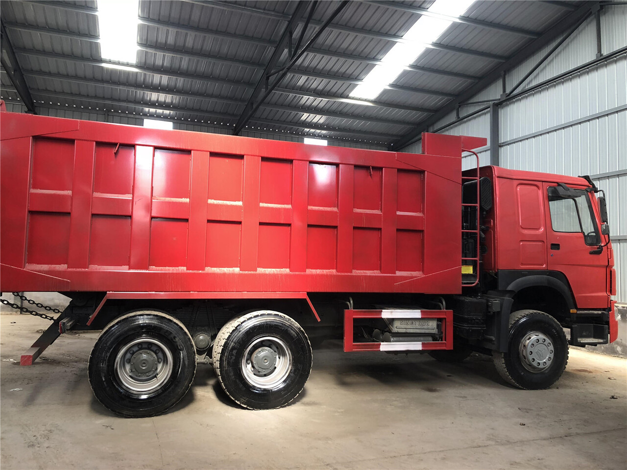 SINOTRUK Howo Dump truck 371 - Kippiauto kuorma-auto: kuva SINOTRUK Howo Dump truck 371 - Kippiauto kuorma-auto SINOTRUK Howo Dump truck 371 - Kippiauto kuorma-auto: kuva SINOTRUK Howo Dump truck 371 - Kippiauto kuorma-auto
