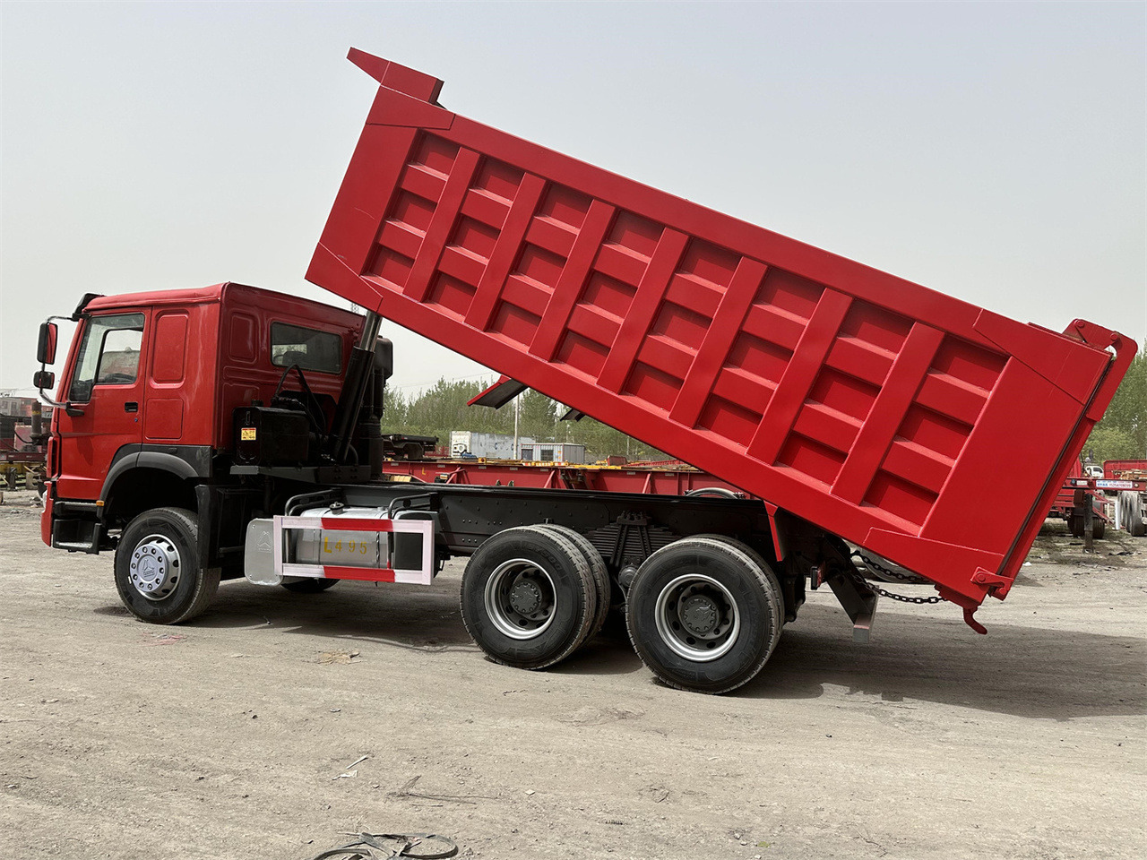 SINOTRUK Howo Dump truck 371 - Kippiauto kuorma-auto: kuva SINOTRUK Howo Dump truck 371 - Kippiauto kuorma-auto SINOTRUK Howo Dump truck 371 - Kippiauto kuorma-auto: kuva SINOTRUK Howo Dump truck 371 - Kippiauto kuorma-auto