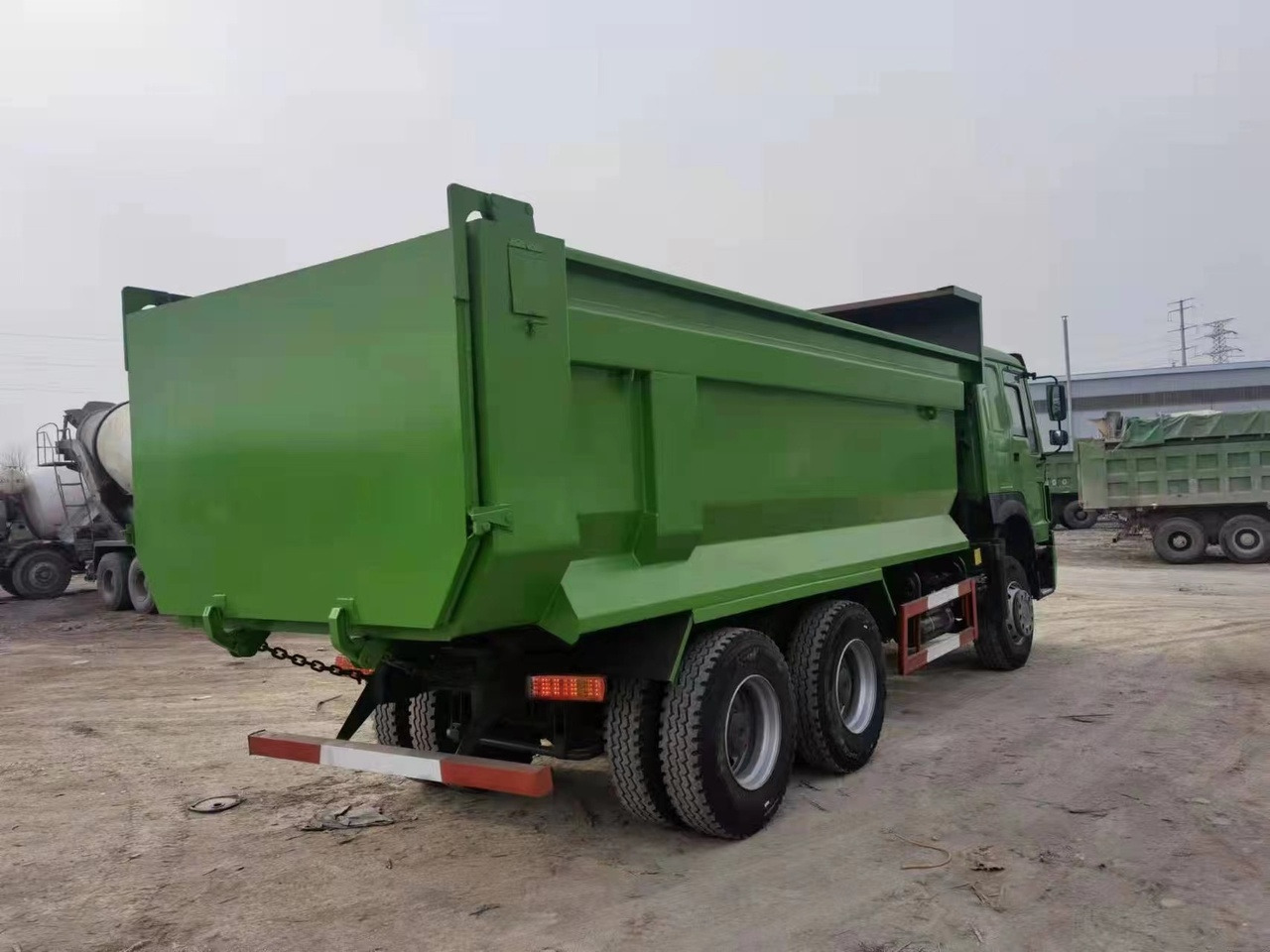 SINOTRUK Howo Dump truck 371 - Kippiauto kuorma-auto: kuva SINOTRUK Howo Dump truck 371 - Kippiauto kuorma-auto SINOTRUK Howo Dump truck 371 - Kippiauto kuorma-auto: kuva SINOTRUK Howo Dump truck 371 - Kippiauto kuorma-auto