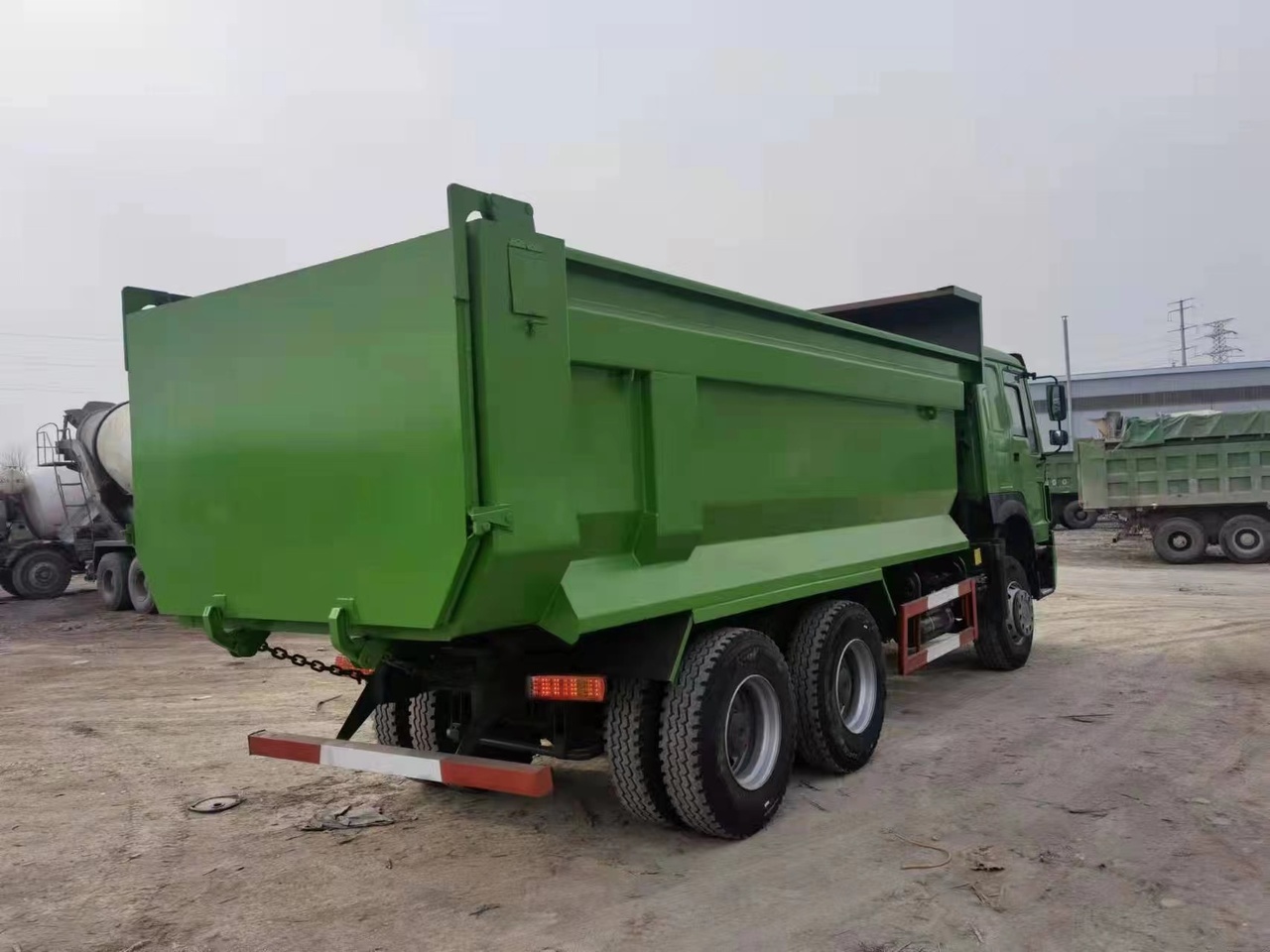 SINOTRUK Howo Dump truck 371 - Kippiauto kuorma-auto: kuva SINOTRUK Howo Dump truck 371 - Kippiauto kuorma-auto SINOTRUK Howo Dump truck 371 - Kippiauto kuorma-auto: kuva SINOTRUK Howo Dump truck 371 - Kippiauto kuorma-auto