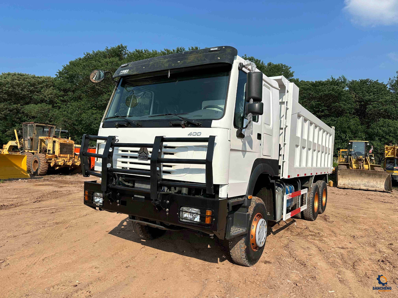 Sinotruk HOWO 400HP tipper truck With Bumper - Kippiauto kuorma-auto: kuva Sinotruk HOWO 400HP tipper truck With Bumper - Kippiauto kuorma-auto Sinotruk HOWO 400HP tipper truck With Bumper - Kippiauto kuorma-auto: kuva Sinotruk HOWO 400HP tipper truck With Bumper - Kippiauto kuorma-auto