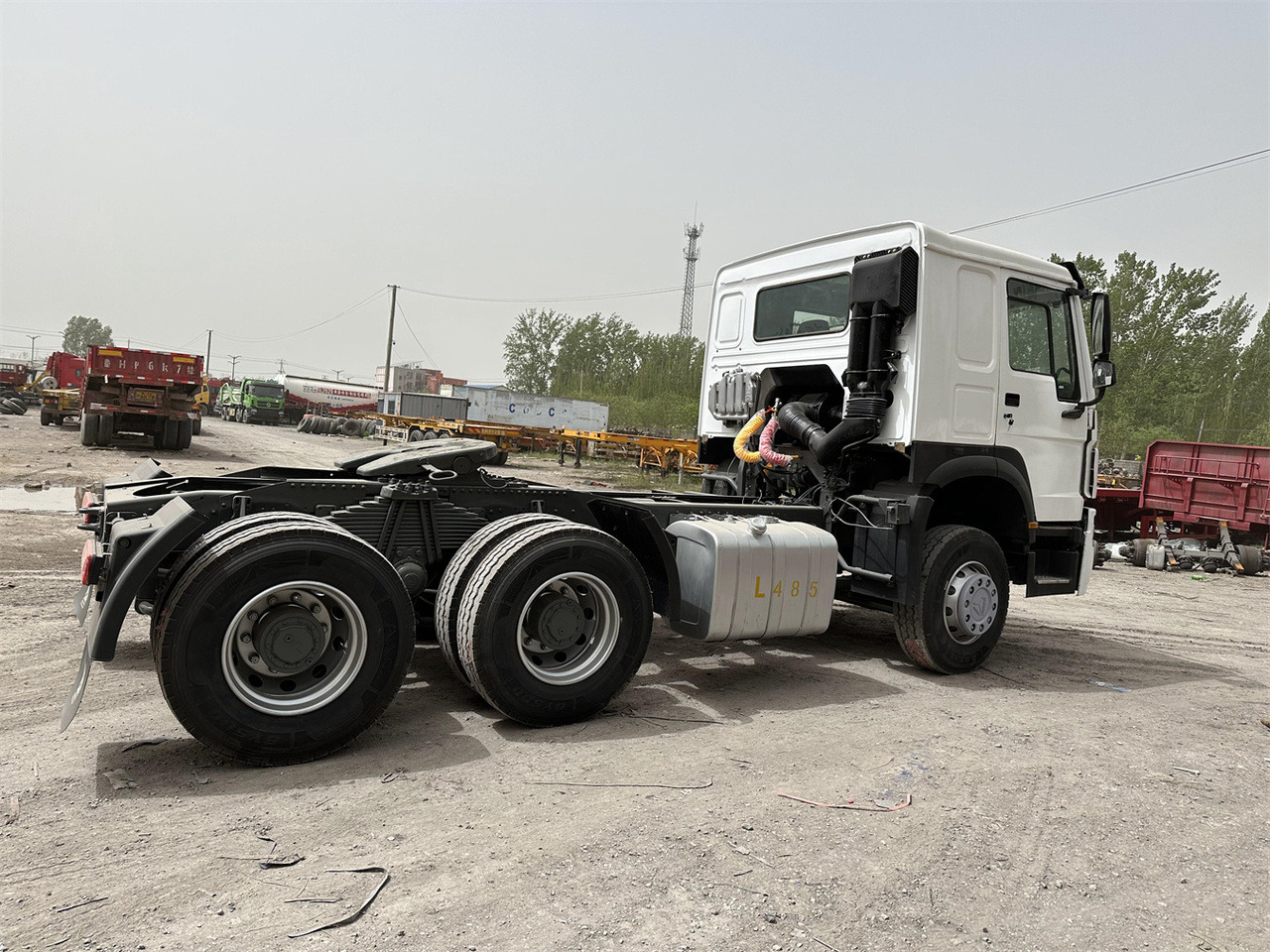 SINOTRUK Howo 371 Truck Head - Vetopöytäauto: kuva SINOTRUK Howo 371 Truck Head - Vetopöytäauto SINOTRUK Howo 371 Truck Head - Vetopöytäauto: kuva SINOTRUK Howo 371 Truck Head - Vetopöytäauto