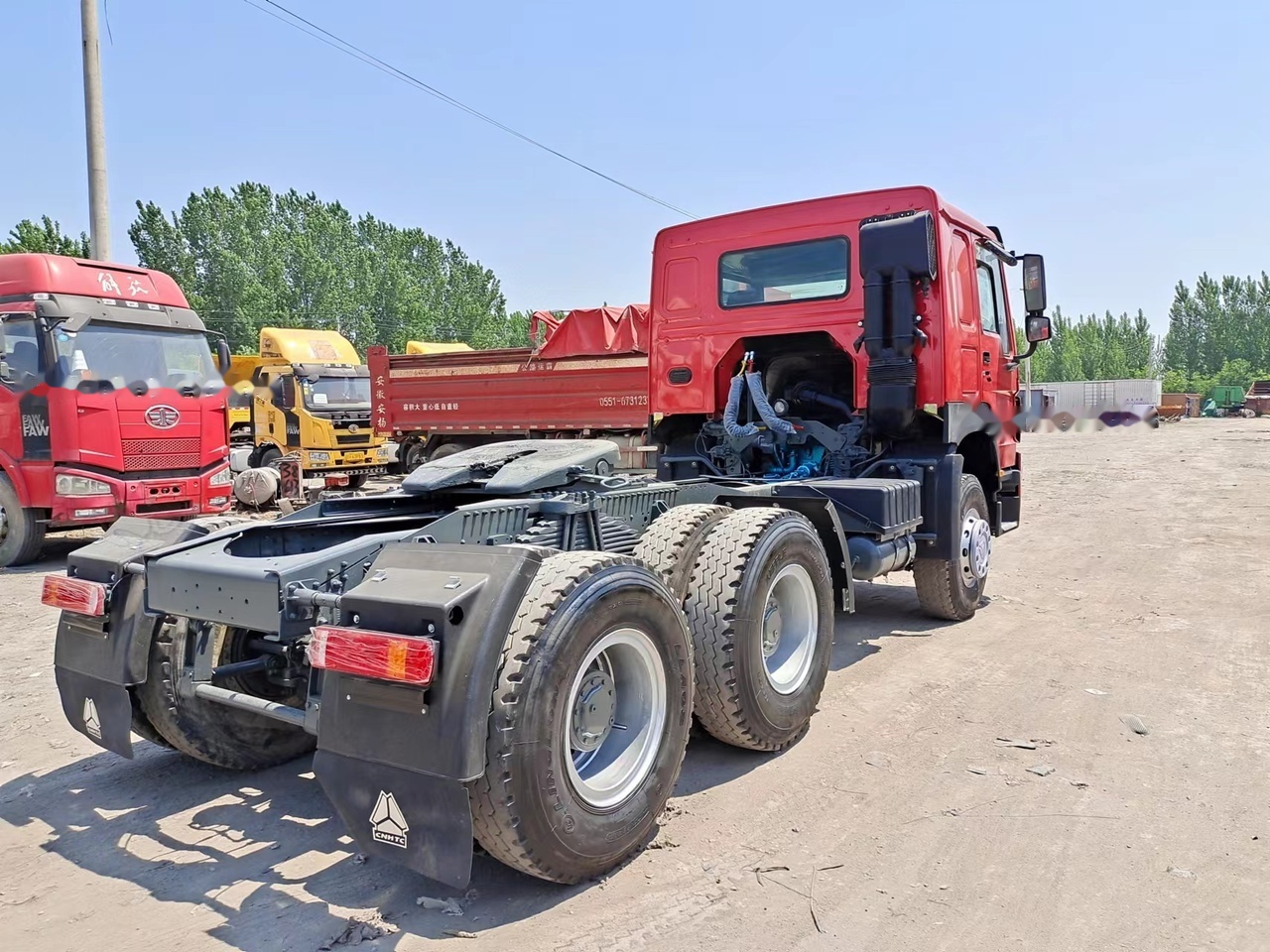 SINOTRUK Howo tractor unit 420 - Vetopöytäauto: kuva SINOTRUK Howo tractor unit 420 - Vetopöytäauto SINOTRUK Howo tractor unit 420 - Vetopöytäauto: kuva SINOTRUK Howo tractor unit 420 - Vetopöytäauto
