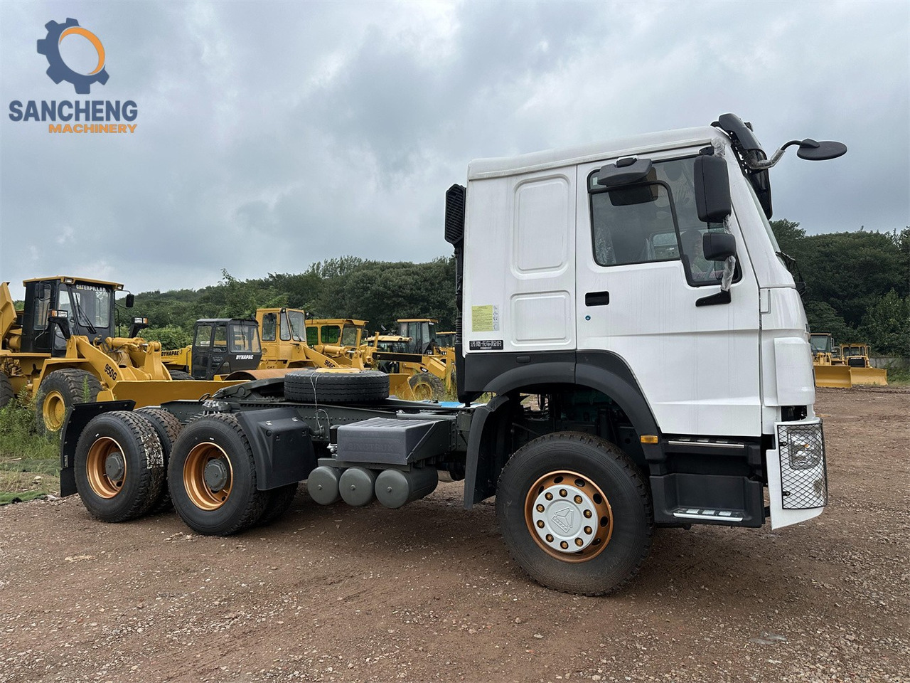 SINOTRUK Howo tractor unit 420hp - Vetopöytäauto: kuva SINOTRUK Howo tractor unit 420hp - Vetopöytäauto SINOTRUK Howo tractor unit 420hp - Vetopöytäauto: kuva SINOTRUK Howo tractor unit 420hp - Vetopöytäauto