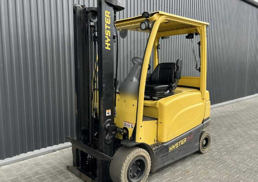 Hyster J3.0XN - Sähkötrukki: kuva Hyster J3.0XN - Sähkötrukki Hyster J3.0XN - Sähkötrukki: kuva Hyster J3.0XN - Sähkötrukki