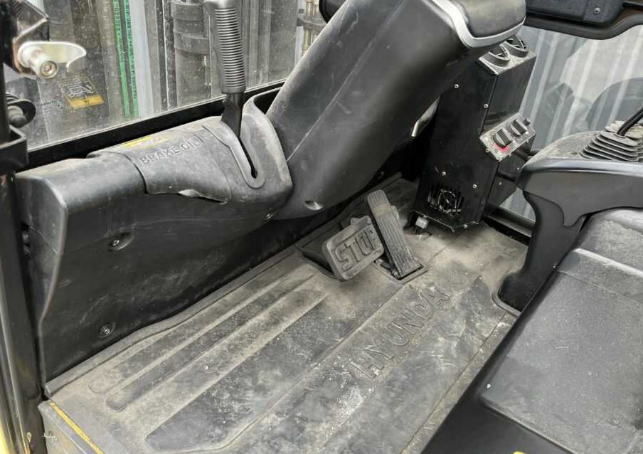 Leasing  Hyundai 25B-9 Hyundai 25B-9: kuva Leasing  Hyundai 25B-9 Hyundai 25B-9