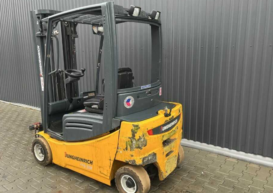 Jungheinrich EFG318 - Sähkötrukki: kuva Jungheinrich EFG318 - Sähkötrukki Jungheinrich EFG318 - Sähkötrukki: kuva Jungheinrich EFG318 - Sähkötrukki