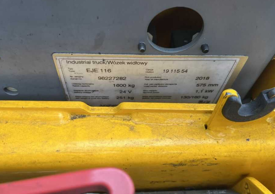 Jungheinrich EJE116 - Haarukkavaunu: kuva Jungheinrich EJE116 - Haarukkavaunu Jungheinrich EJE116 - Haarukkavaunu: kuva Jungheinrich EJE116 - Haarukkavaunu