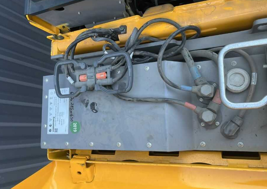 Jungheinrich ERE120 - Haarukkavaunu: kuva Jungheinrich ERE120 - Haarukkavaunu Jungheinrich ERE120 - Haarukkavaunu: kuva Jungheinrich ERE120 - Haarukkavaunu