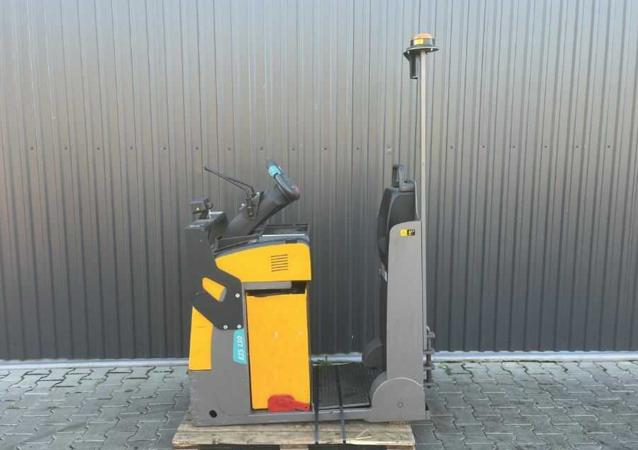 Jungheinrich EZS130 - Vetotrukki: kuva Jungheinrich EZS130 - Vetotrukki Jungheinrich EZS130 - Vetotrukki: kuva Jungheinrich EZS130 - Vetotrukki