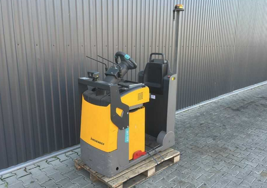 Jungheinrich EZS130 - Vetotrukki: kuva Jungheinrich EZS130 - Vetotrukki Jungheinrich EZS130 - Vetotrukki: kuva Jungheinrich EZS130 - Vetotrukki