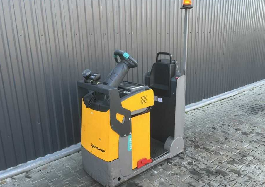 Jungheinrich EZS130 - Vetotrukki: kuva Jungheinrich EZS130 - Vetotrukki Jungheinrich EZS130 - Vetotrukki: kuva Jungheinrich EZS130 - Vetotrukki