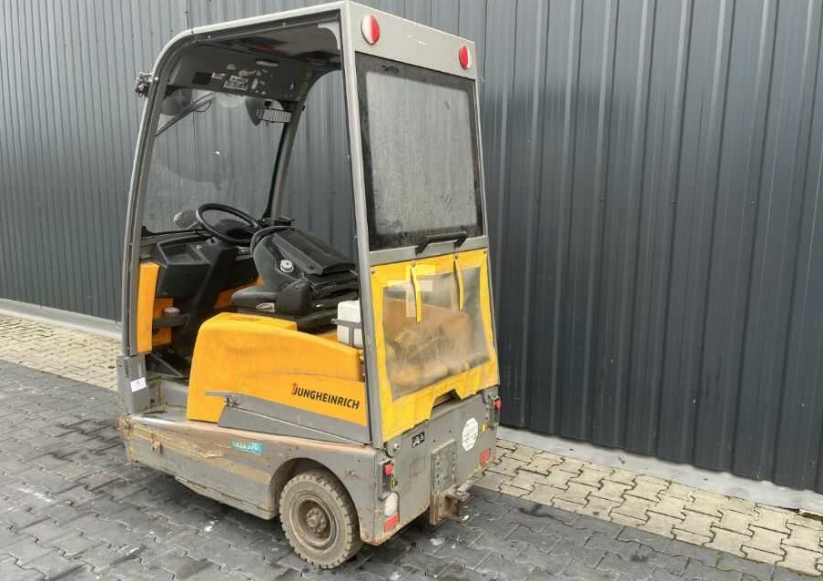 Jungheinrich EZS570 - Vetotrukki: kuva Jungheinrich EZS570 - Vetotrukki Jungheinrich EZS570 - Vetotrukki: kuva Jungheinrich EZS570 - Vetotrukki