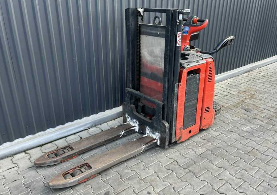 Linde D12AP - Pinoamistrukki: kuva Linde D12AP - Pinoamistrukki Linde D12AP - Pinoamistrukki: kuva Linde D12AP - Pinoamistrukki