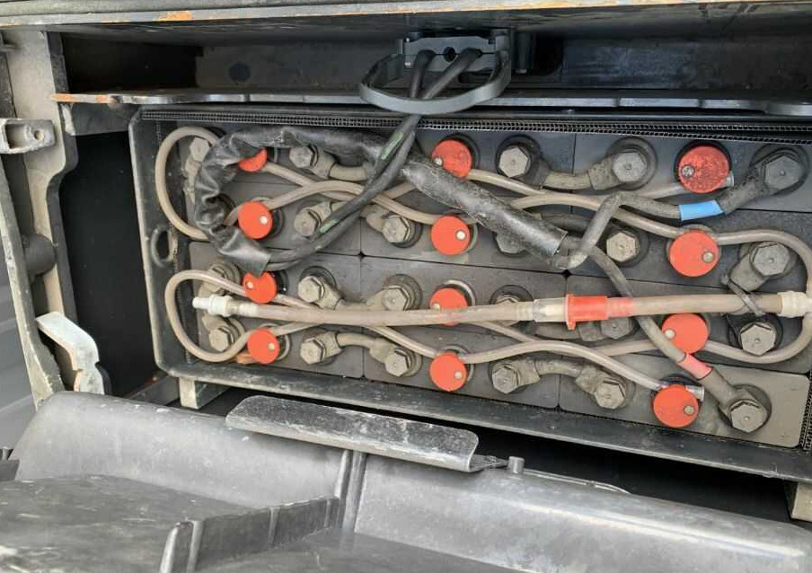 Linde D12SP - Haarukkavaunu: kuva Linde D12SP - Haarukkavaunu Linde D12SP - Haarukkavaunu: kuva Linde D12SP - Haarukkavaunu