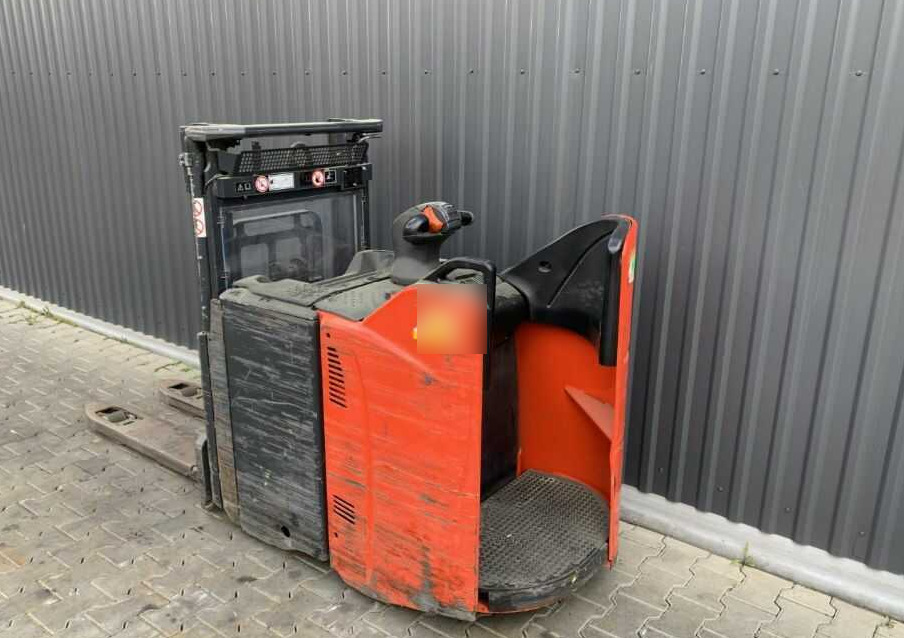 Linde D12SP - Haarukkavaunu: kuva Linde D12SP - Haarukkavaunu Linde D12SP - Haarukkavaunu: kuva Linde D12SP - Haarukkavaunu