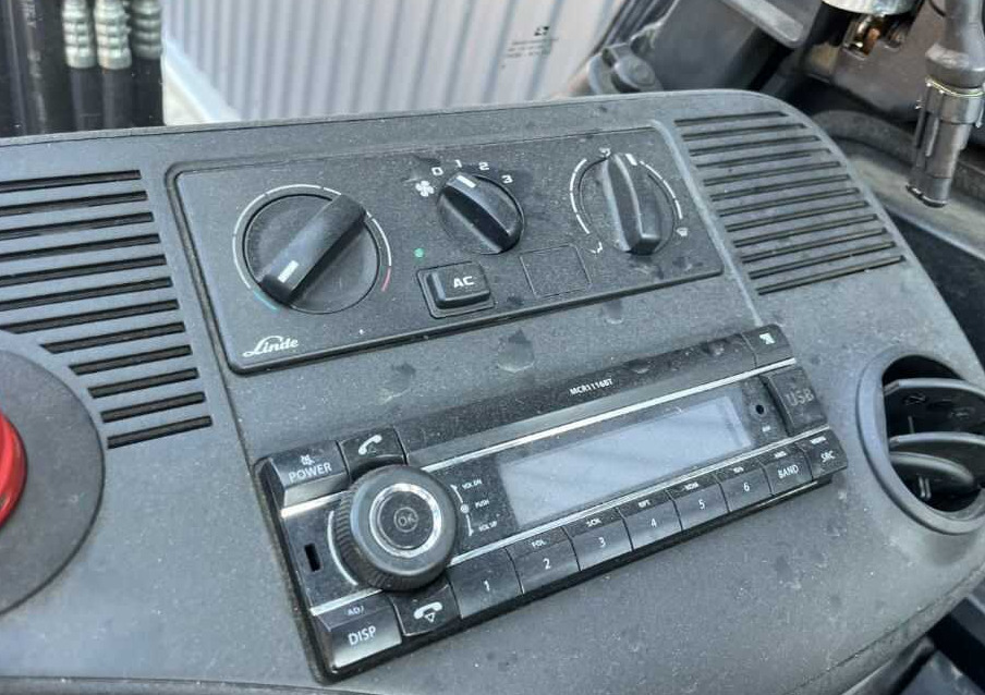Linde E25H-01/600 - Sähkötrukki: kuva Linde E25H-01/600 - Sähkötrukki Linde E25H-01/600 - Sähkötrukki: kuva Linde E25H-01/600 - Sähkötrukki