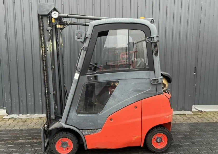 Linde H14T-01 - Kaasutrukki: kuva Linde H14T-01 - Kaasutrukki Linde H14T-01 - Kaasutrukki: kuva Linde H14T-01 - Kaasutrukki