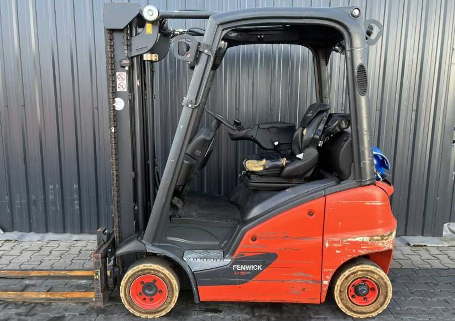 Linde H16T-01 - Kaasutrukki: kuva Linde H16T-01 - Kaasutrukki Linde H16T-01 - Kaasutrukki: kuva Linde H16T-01 - Kaasutrukki