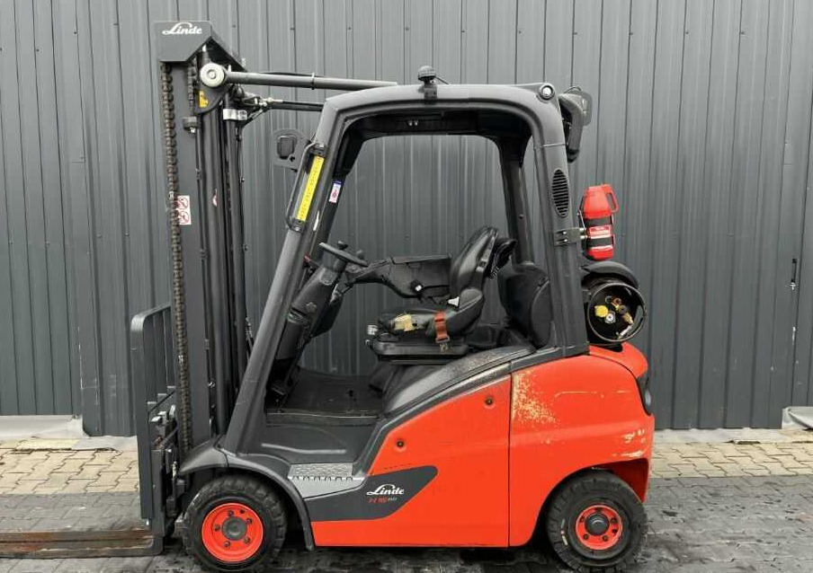 Linde H16T-01 - Kaasutrukki: kuva Linde H16T-01 - Kaasutrukki Linde H16T-01 - Kaasutrukki: kuva Linde H16T-01 - Kaasutrukki