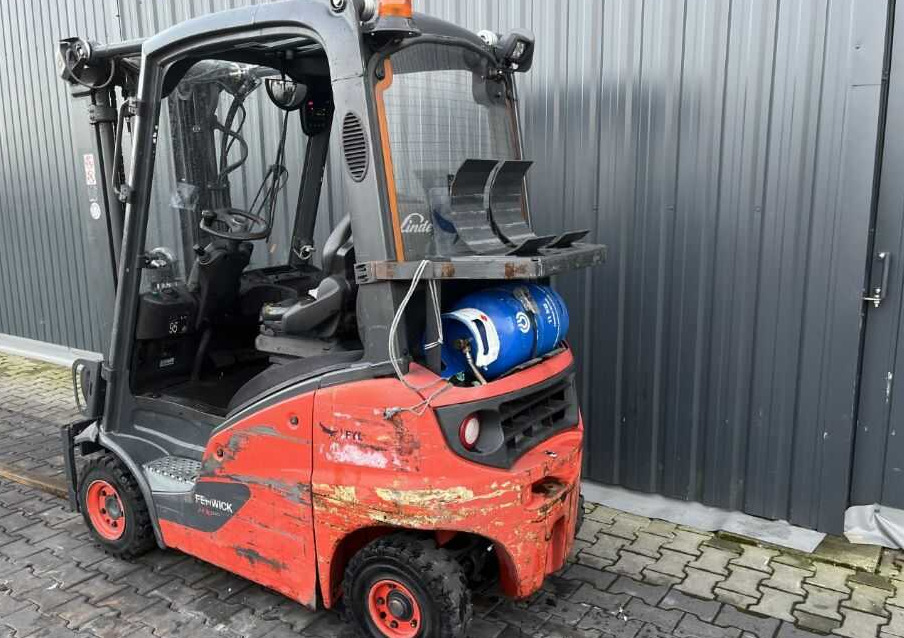Linde H16T-01 - Kaasutrukki: kuva Linde H16T-01 - Kaasutrukki Linde H16T-01 - Kaasutrukki: kuva Linde H16T-01 - Kaasutrukki