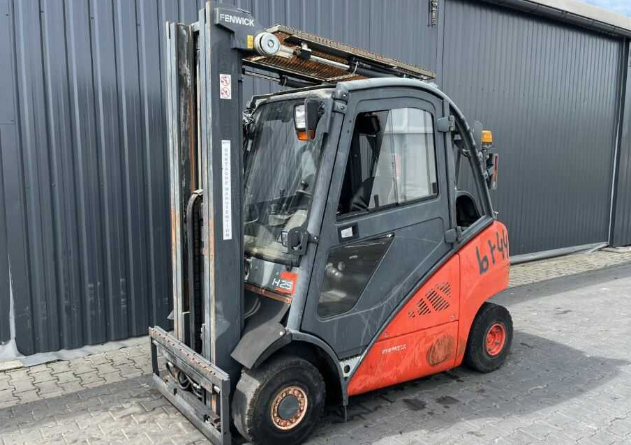 Linde H25T-01 - Kaasutrukki: kuva Linde H25T-01 - Kaasutrukki Linde H25T-01 - Kaasutrukki: kuva Linde H25T-01 - Kaasutrukki