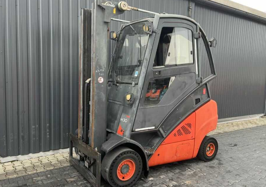 Linde H30T-01 - Kaasutrukki: kuva Linde H30T-01 - Kaasutrukki Linde H30T-01 - Kaasutrukki: kuva Linde H30T-01 - Kaasutrukki
