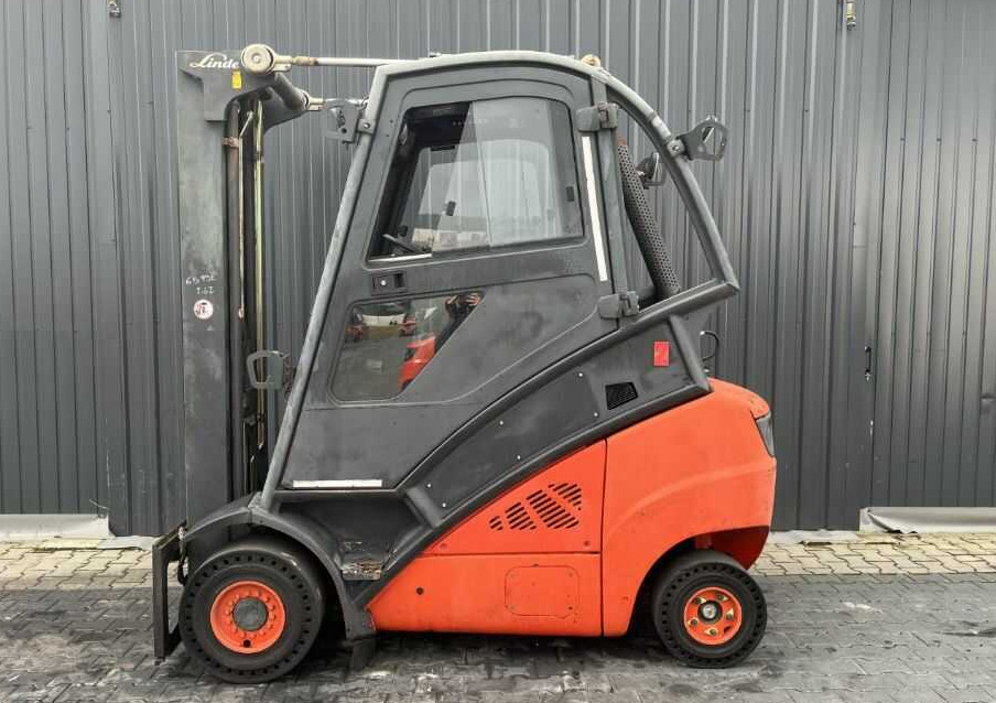 Linde H30T-01 - Kaasutrukki: kuva Linde H30T-01 - Kaasutrukki Linde H30T-01 - Kaasutrukki: kuva Linde H30T-01 - Kaasutrukki