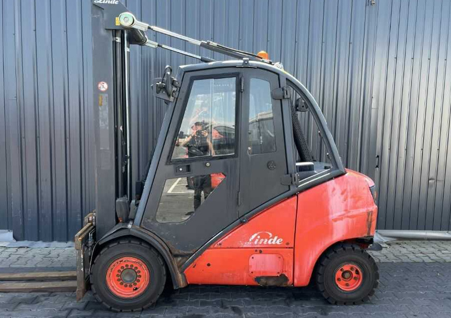 Linde H35D - Dieseltrukki: kuva Linde H35D - Dieseltrukki Linde H35D - Dieseltrukki: kuva Linde H35D - Dieseltrukki