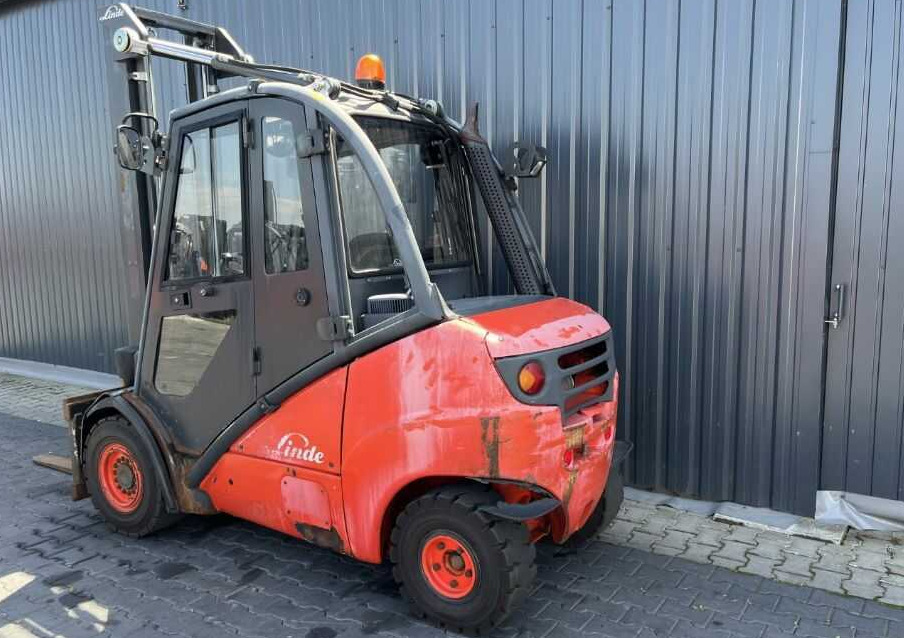 Linde H35D - Dieseltrukki: kuva Linde H35D - Dieseltrukki Linde H35D - Dieseltrukki: kuva Linde H35D - Dieseltrukki