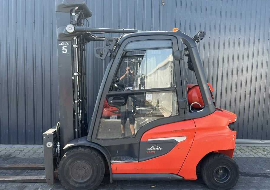Linde H35T-01 - Kaasutrukki: kuva Linde H35T-01 - Kaasutrukki Linde H35T-01 - Kaasutrukki: kuva Linde H35T-01 - Kaasutrukki