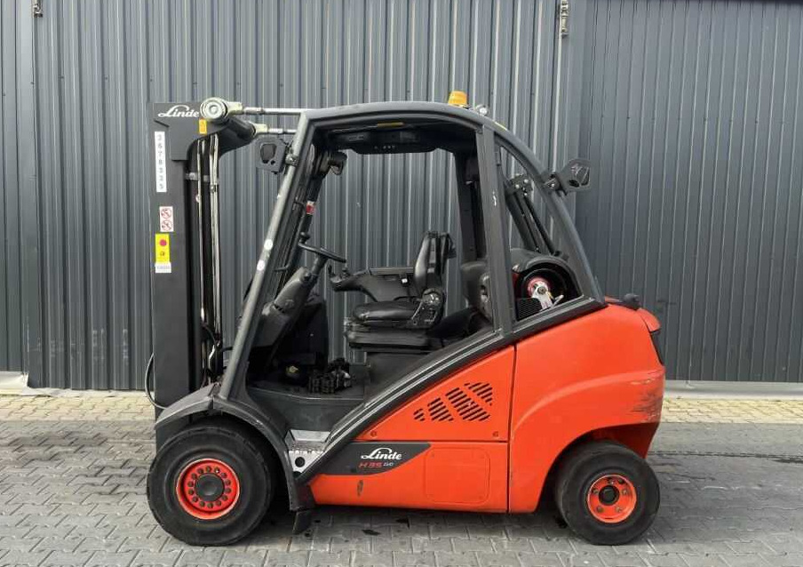 Linde H35T-02 - Kaasutrukki: kuva Linde H35T-02 - Kaasutrukki Linde H35T-02 - Kaasutrukki: kuva Linde H35T-02 - Kaasutrukki