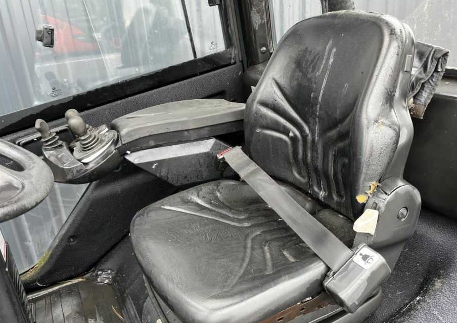 Dieseltrukki Linde H40D-01: kuva Dieseltrukki Linde H40D-01 Dieseltrukki Linde H40D-01: kuva Dieseltrukki Linde H40D-01