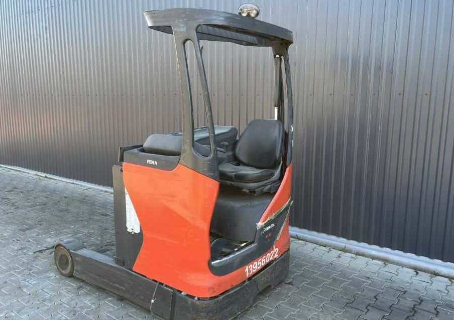 Linde R16 - Työntömastotrukki: kuva Linde R16 - Työntömastotrukki Linde R16 - Työntömastotrukki: kuva Linde R16 - Työntömastotrukki